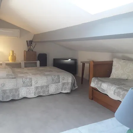 La Maison Des Enfants Feriehus Mèze