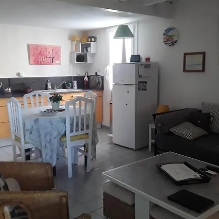 La Maison Des Enfants * Mèze